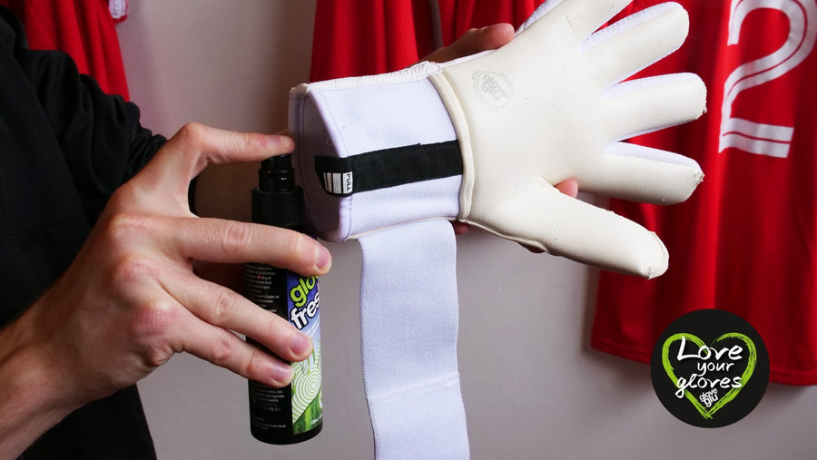 How to stop your goalkeeper gloves from smelling