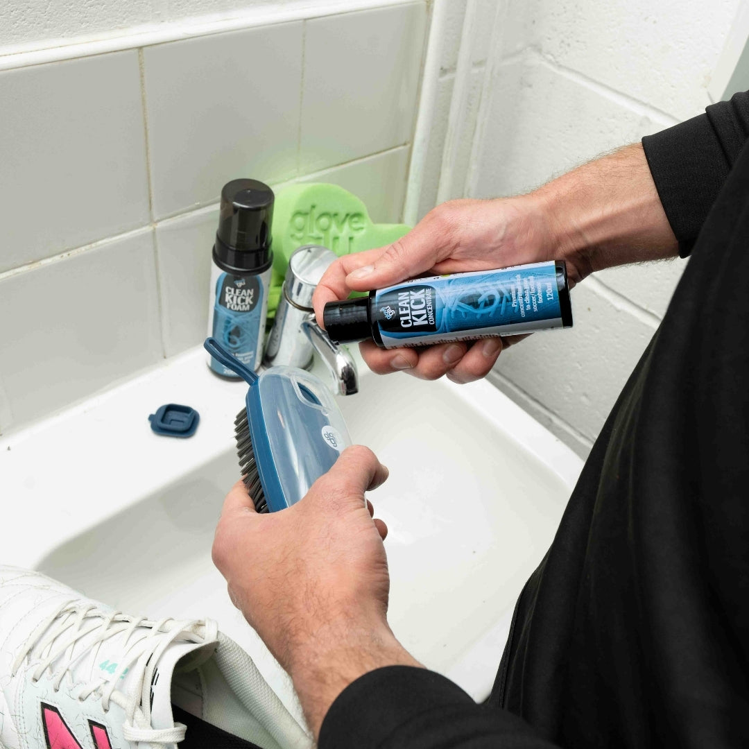 Nettoyant Pour Chaussures De Football Clean Kick Concentrate - 200 Ml, Formule Concentrée, Enlève Boue Et Herbe
