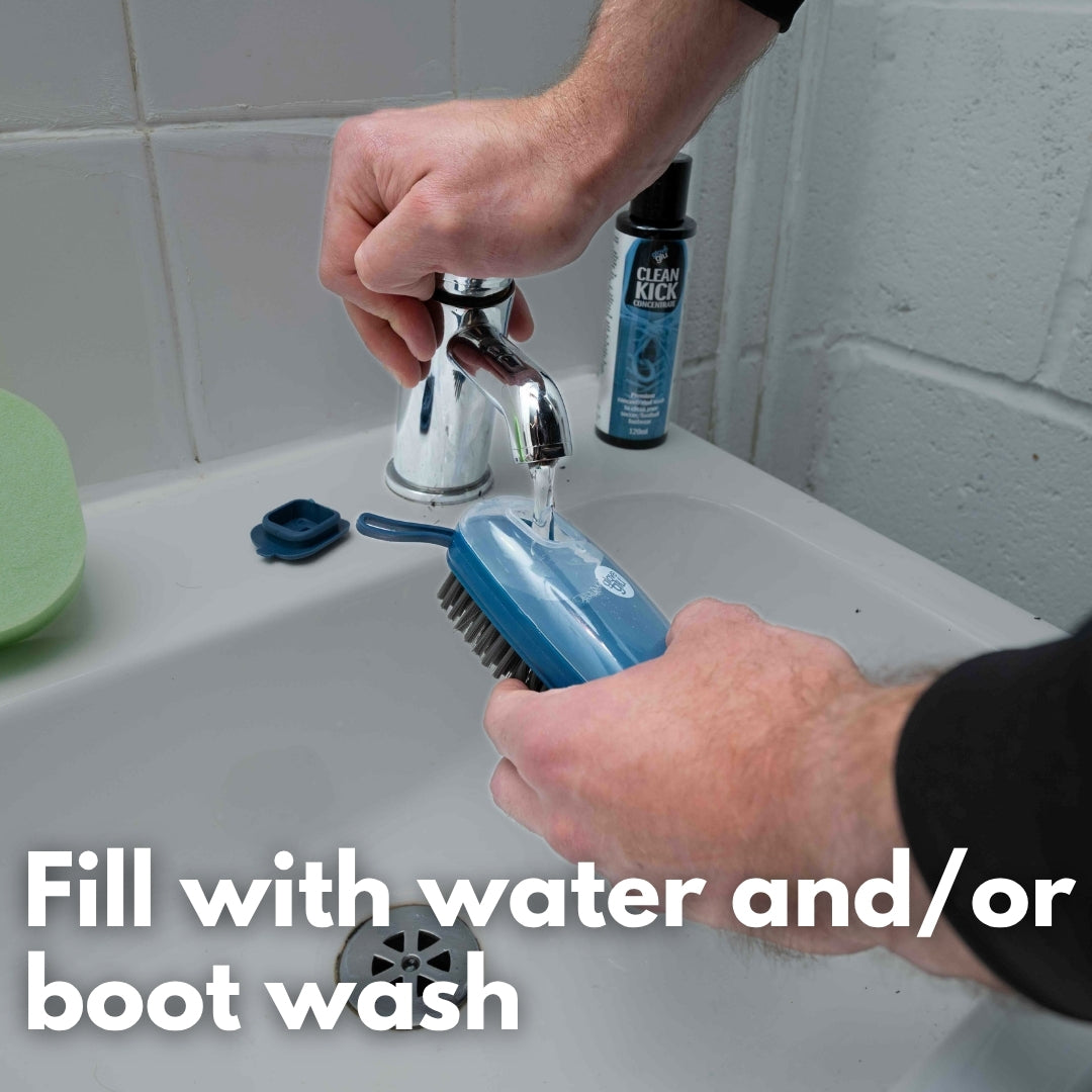 Clean Kick Pump Brush